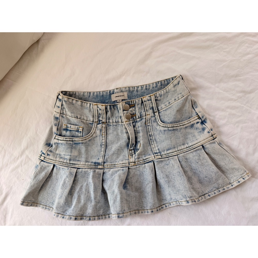 PacSun Light Acid Wash Pleated Denim Mini Skirt Size 26 Blue Cotton Ruffle Hem